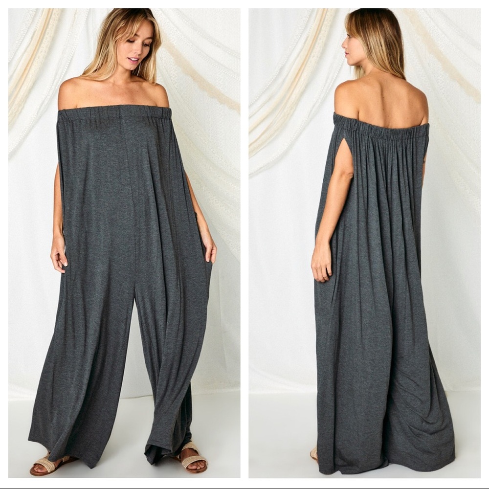 In BLACK✨LAST ONE ✨Most Fabulous Off The Shoulder Cape Jumpsuit